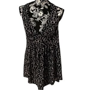 Ruby black & white print halter top  asymmetrical hem size XL
